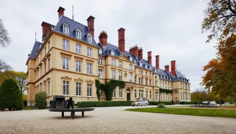 Grand country manor exterior — Grand country manor exterior. An atmospheric environment with layered depth, coherent lighting and rich environmental detail. Create a new…